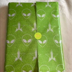 Brand new jeffree star alien palette